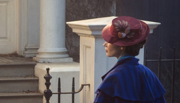 Mary Poppins Returns First Look Photo Of Emily Blunt We Are Movie Geeks